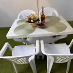 Апартамент Goldy With Private Garden Бургас