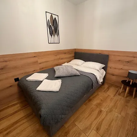 Apartman Goldy With Private Garden Burgasz