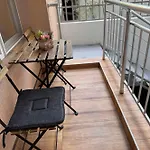 Goldy With Private Garden