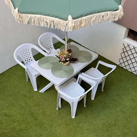 Goldy With Private Garden * بورغاس